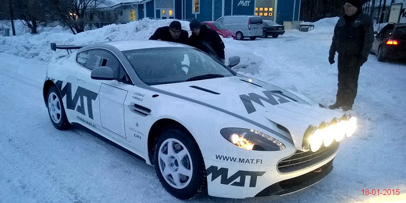 Illustration for article titled Maniacs Turn Aston Martin V8 Vantage Into A Rally Car